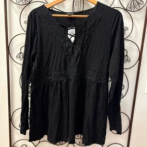 Torrid Size 2 NWT Black Lace Trim Blouse